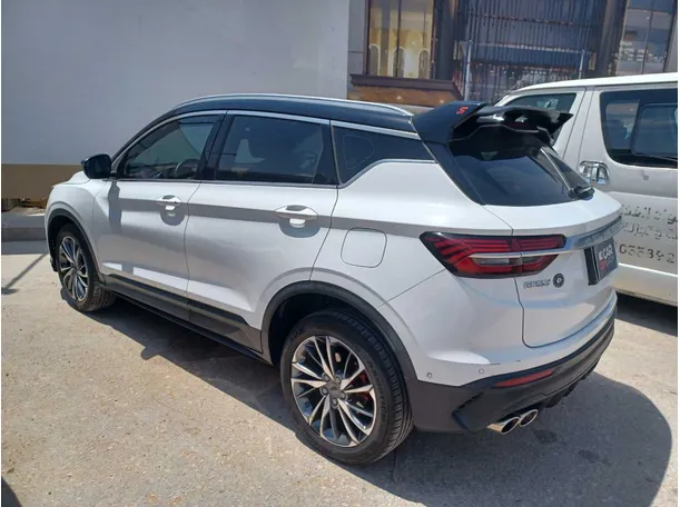 Car image 8