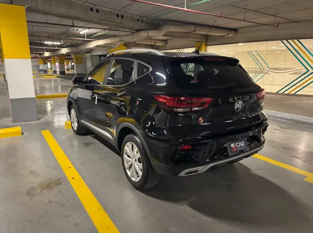 Car image 7