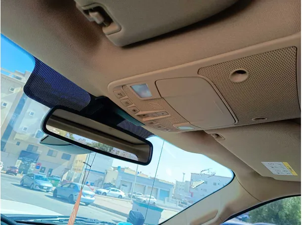 Car image 28