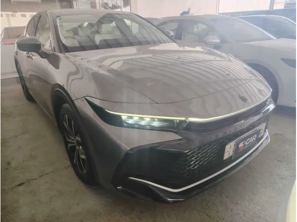 Car image 4