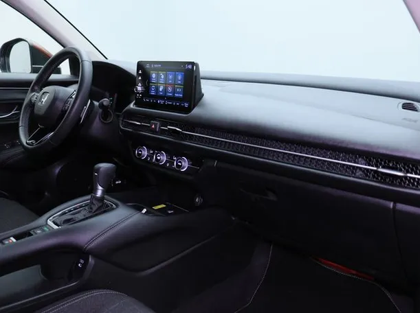 Car image 10