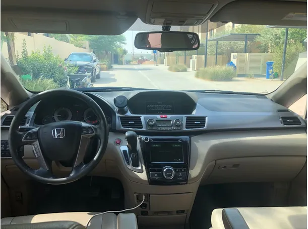Car image 15