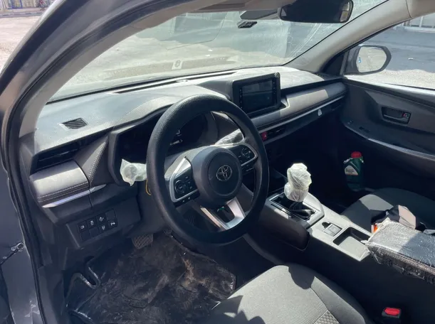 Car image 11