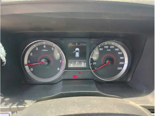 Car image 25