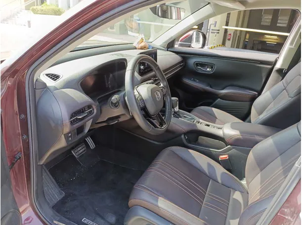 Car image 11