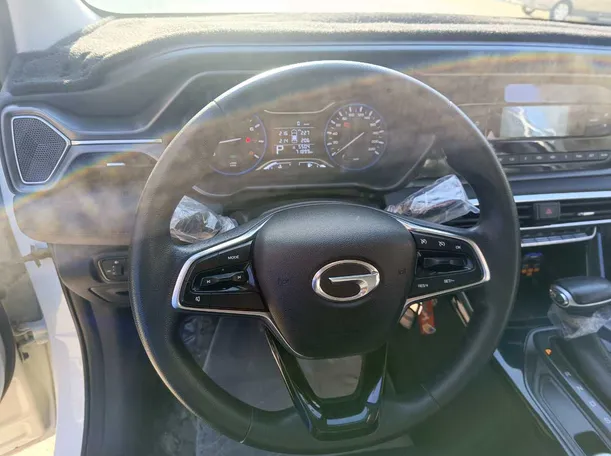 Car image 25