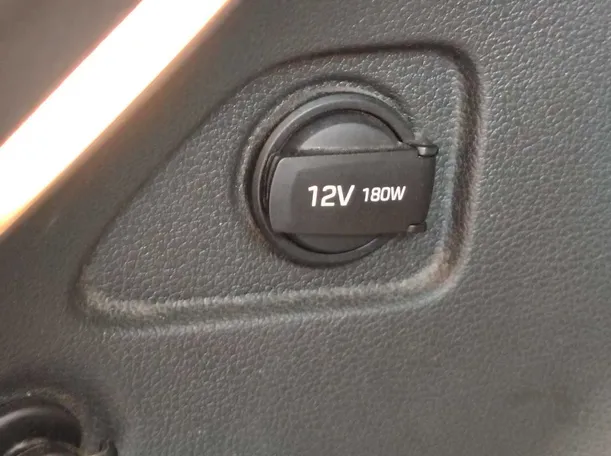 Car image 32