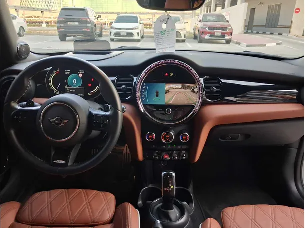 Car image 17