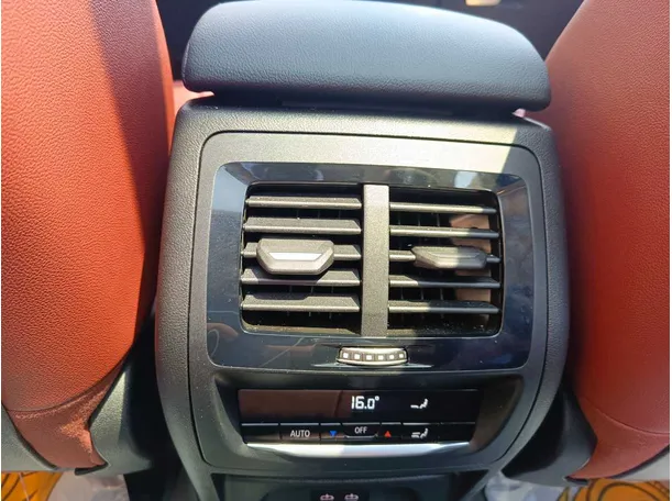 Car image 40