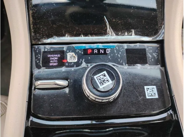 Car image 16