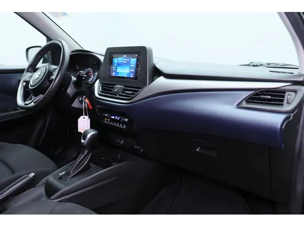 Car image 10