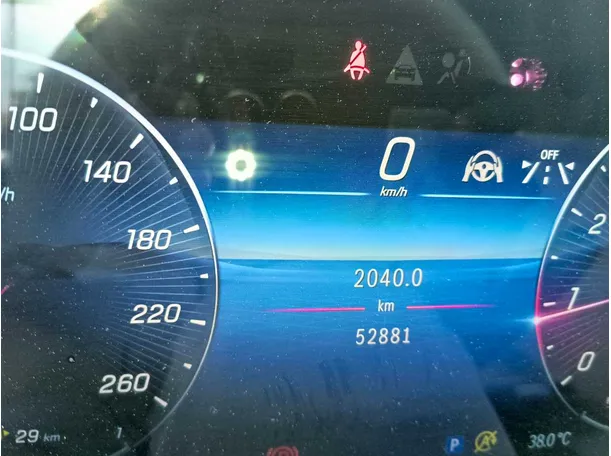 Car image 30