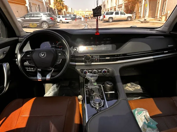 Car image 17