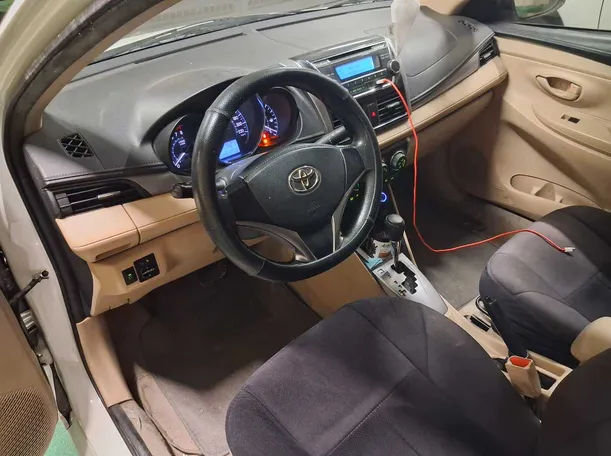 Car image 11