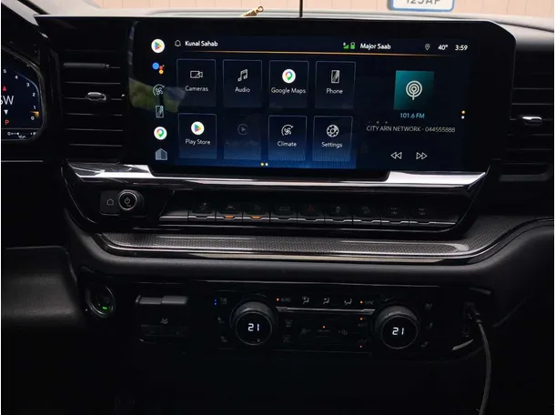 Car image 16