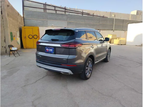Car image 5