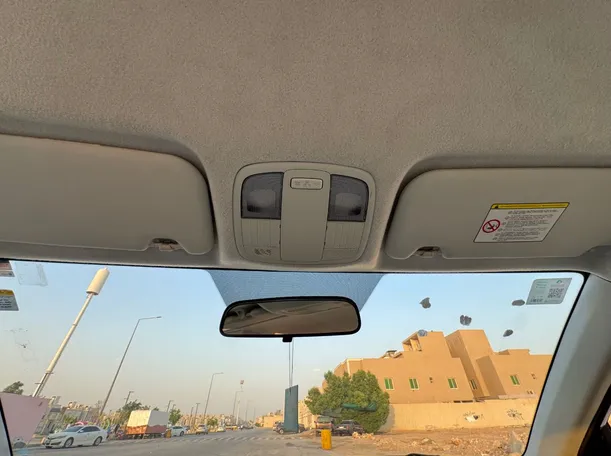 Car image 23