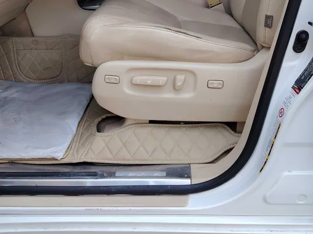 Car image 35