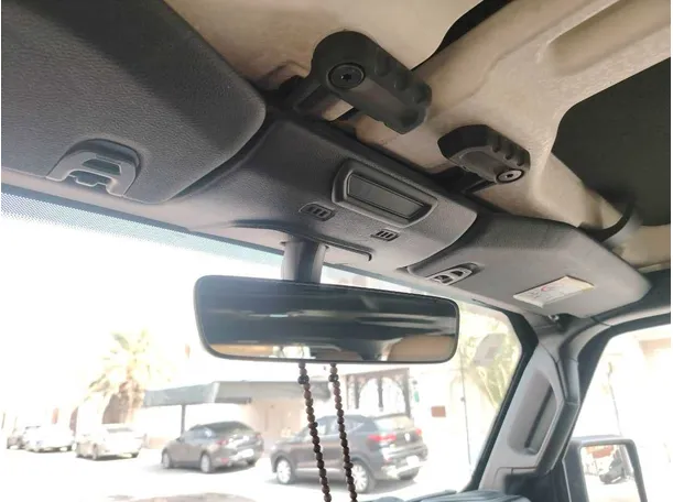 Car image 33