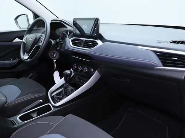 Car image 10