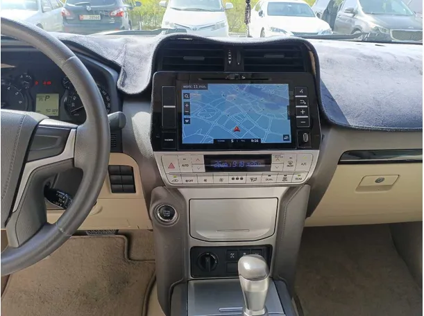 Car image 17