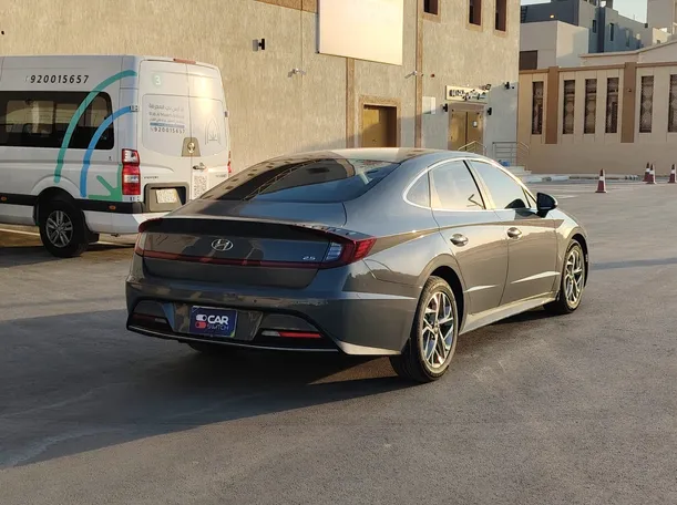 Car image 5