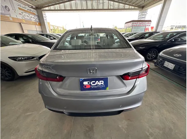 Car image 6