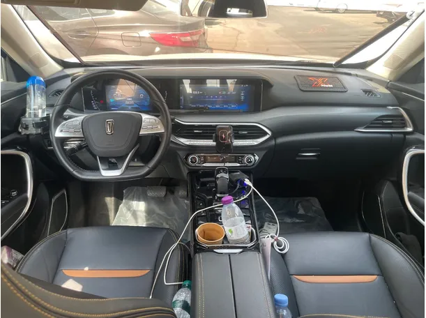 Car image 16