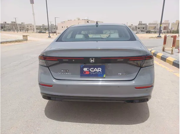 Car image 6
