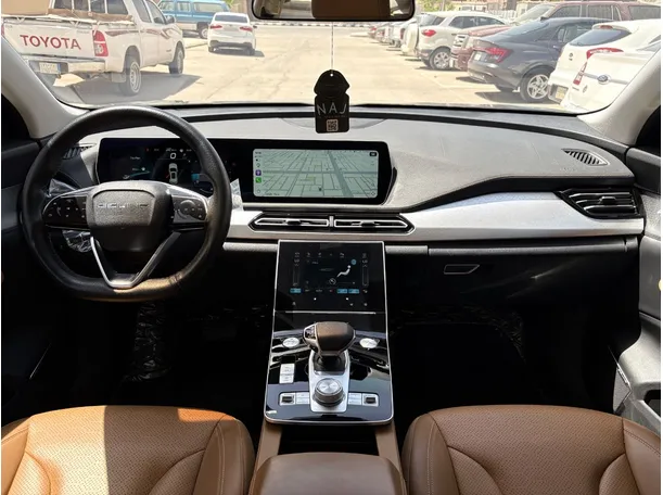Car image 18