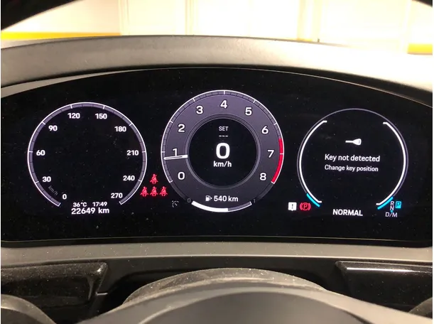 Car image 18