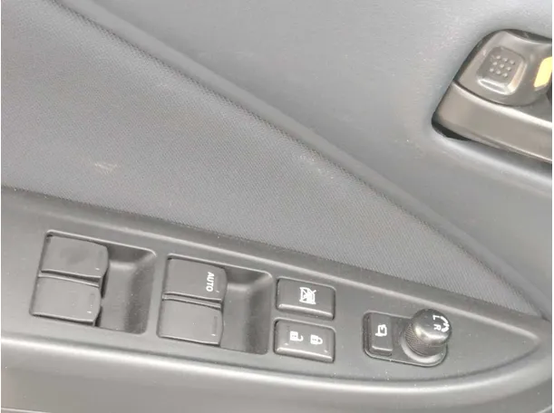 Car image 29