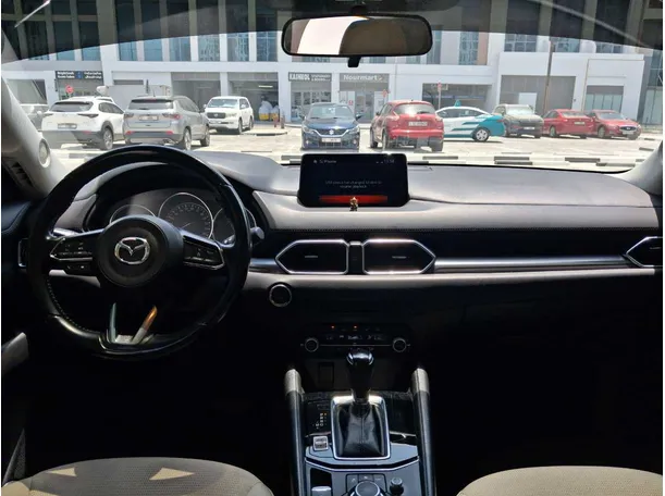 Car image 14