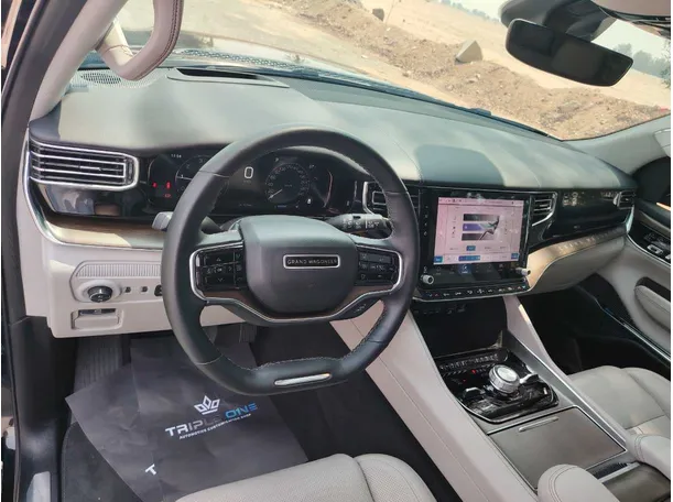 Car image 13