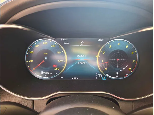 Car image 19