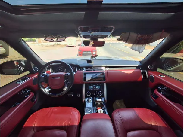 Car image 13