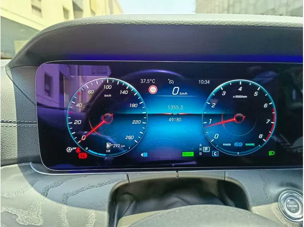 Car image 27