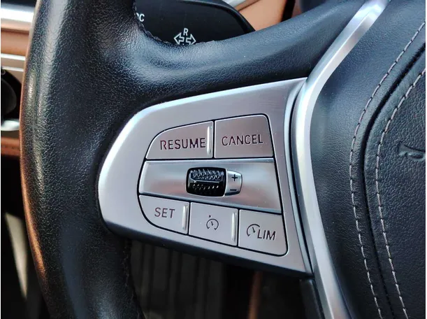 Car image 36