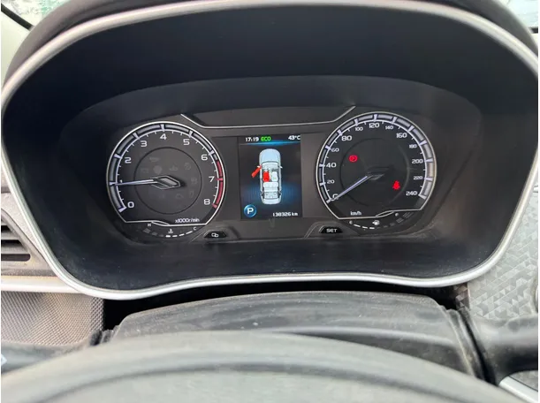 Car image 16