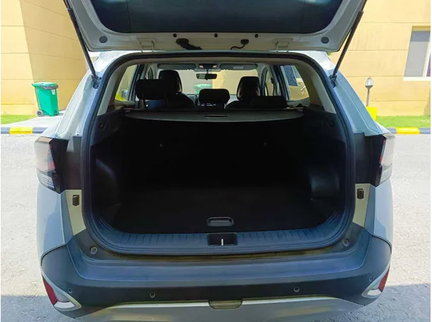 Car image 25