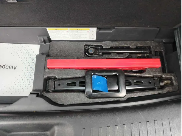 Car image 46