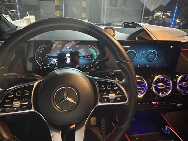 Car image 13