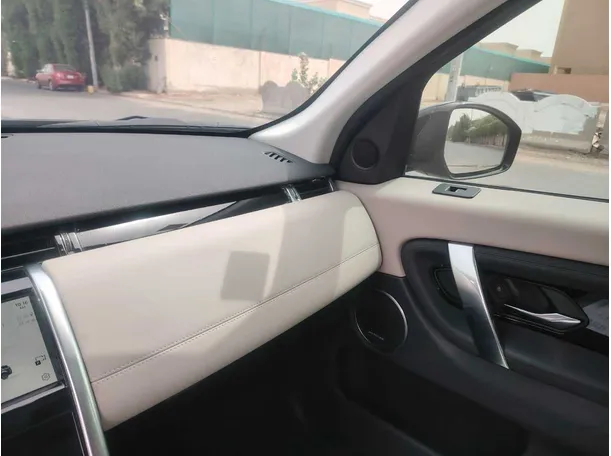 Car image 32