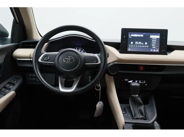 Car image 15