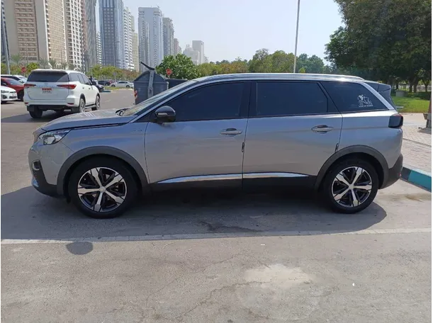 Car image 8