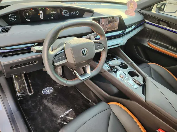 Car image 13