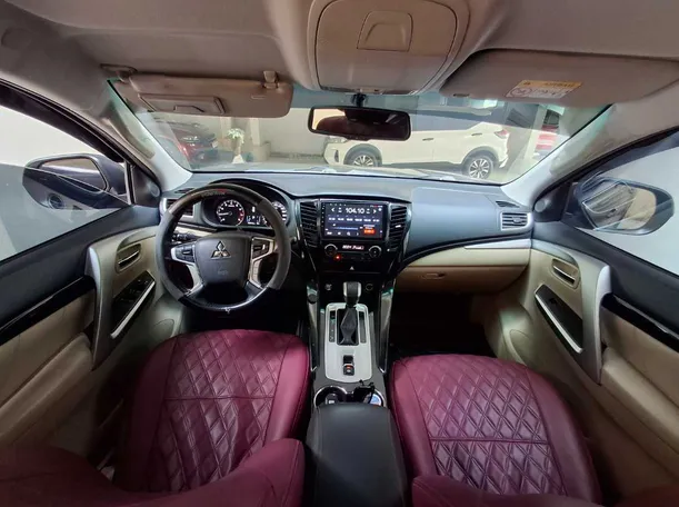 Car image 18