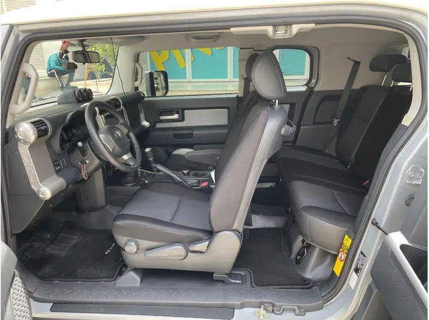 Car image 13