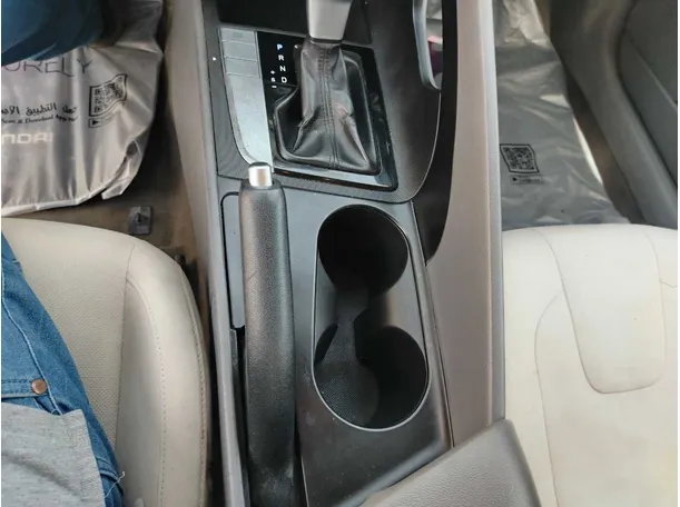 Car image 23