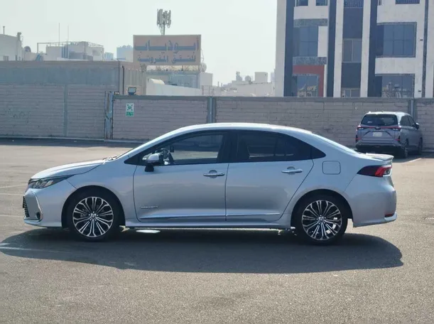 Car image 8